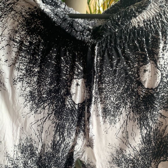 Free size printed cotton pants. Super comfy. Perfect for travelling, hanging out - Picture 2 of 4